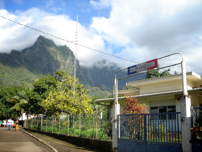 SoPac Marquesas Gendamerie.JPG (169524 bytes)